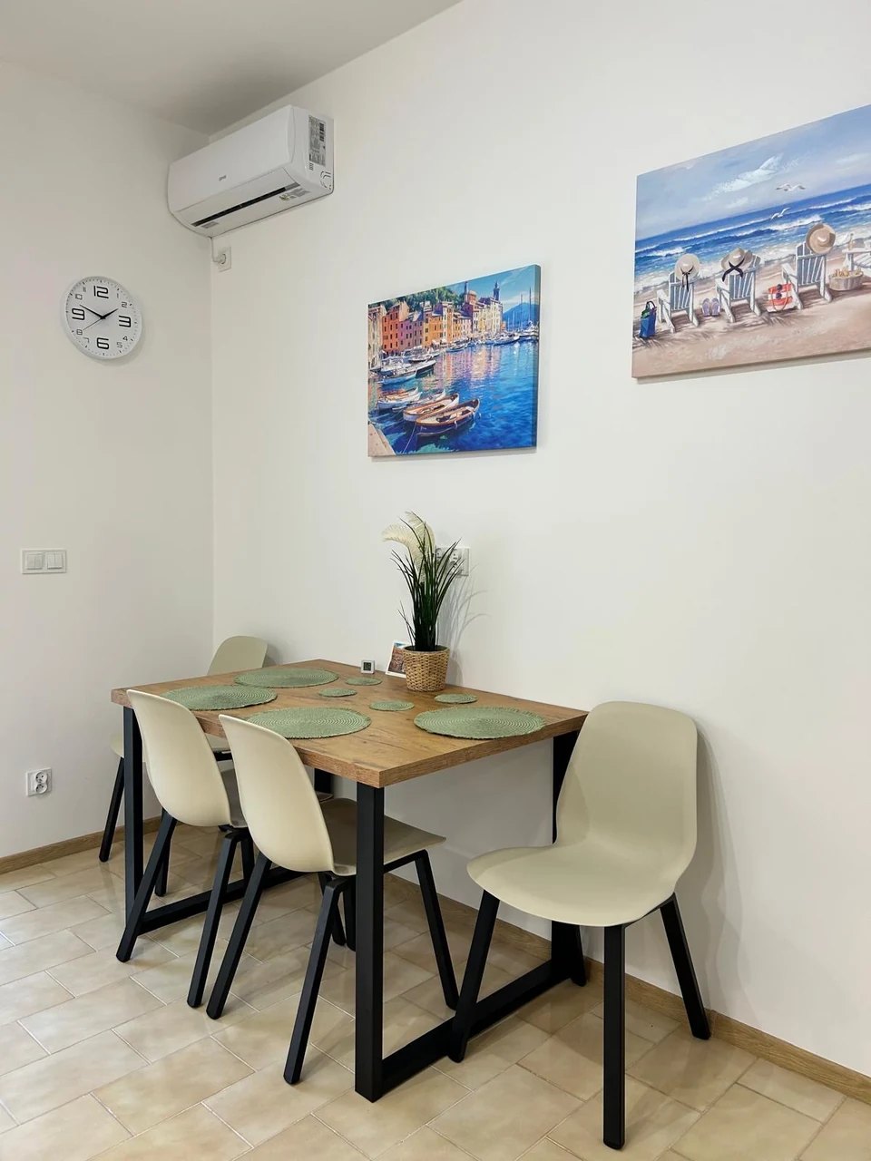 The dining table for four people